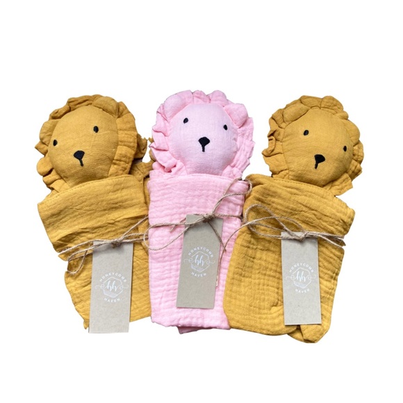 ⭐️ BOGO ⭐️ HP Leah the lion Muslin Lovey - Picture 6 of 8